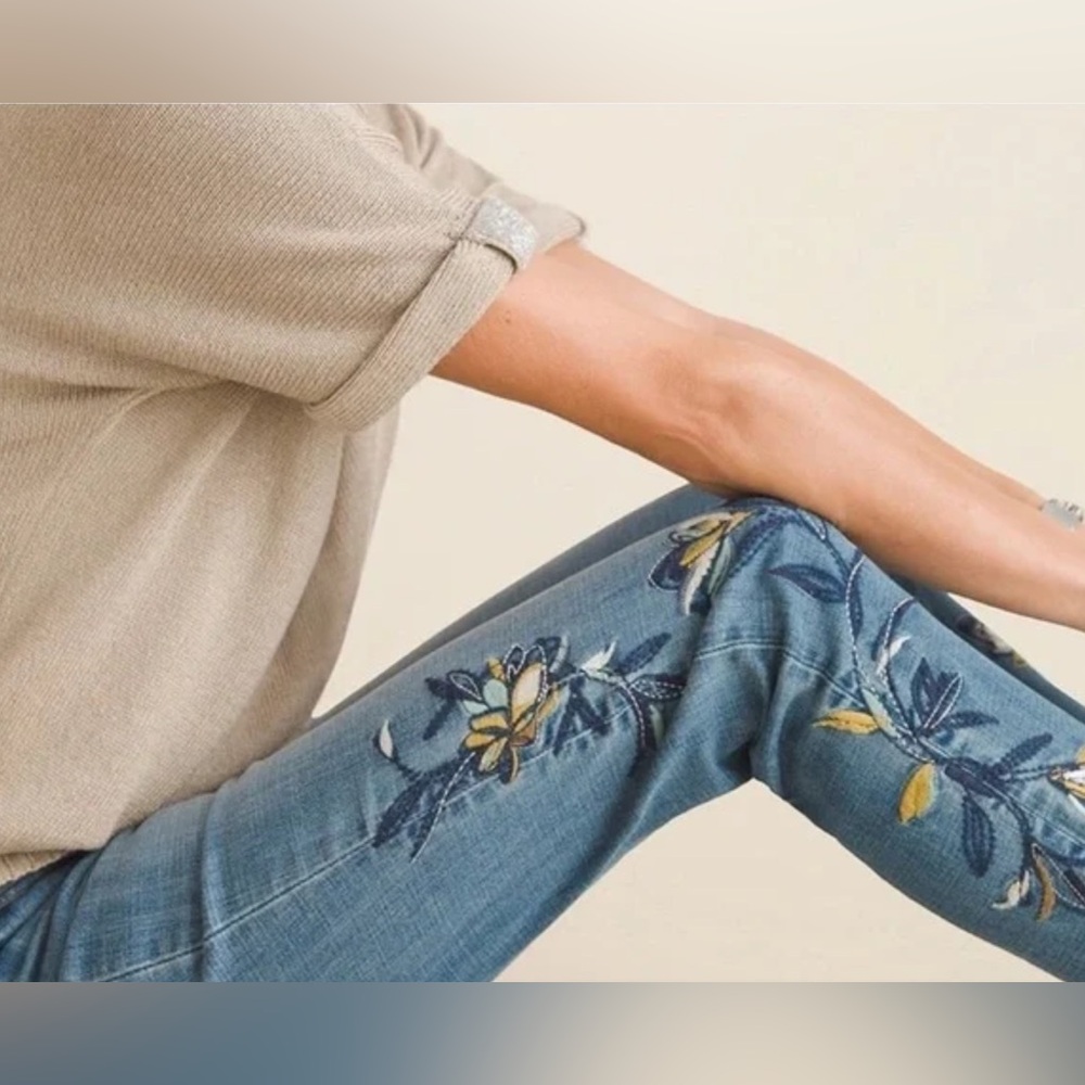Chico’s women’s blue floral jeans, size 14